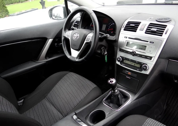 Toyota Avensis cena 29900 przebieg: 364000, rok produkcji 2014 z Piekary Śląskie małe 466